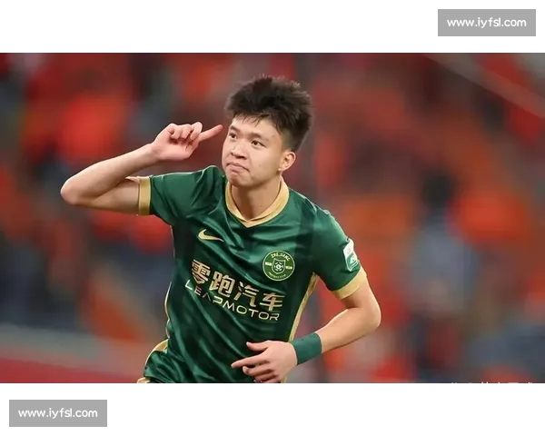 半场焦灼引热议 王钰栋场边急盼破局 半场焦灼引热议 王钰栋场边急盼破局