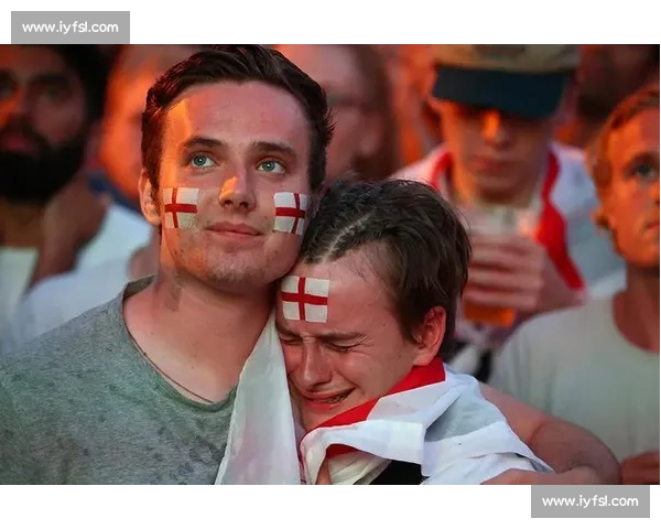 别了，我的青春！这些世界杯球迷，用行动致敬传奇！